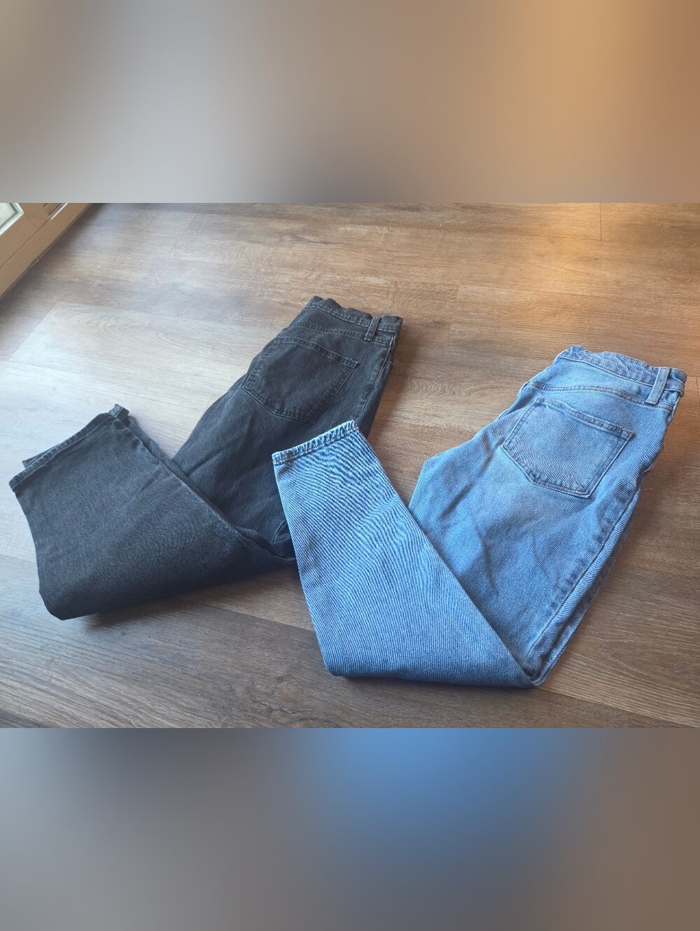 Set of 2 Straight Leg Jeans, No Boundaries/Universal Threads, size 8/9
